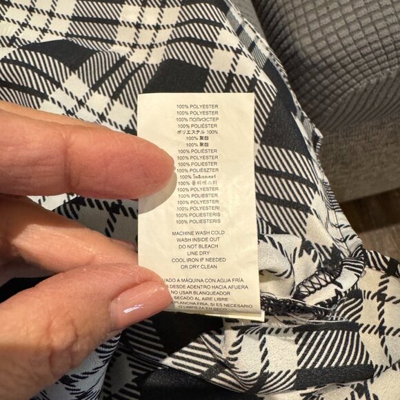 MICHAEL KORS black and white plaid tunic blouse v neck silver buttons Size Small - Picture 7 of 7